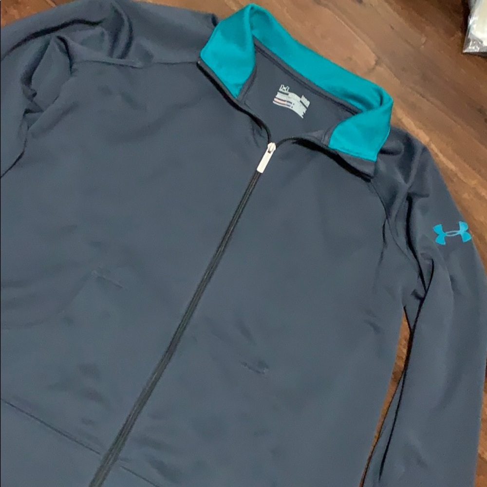 Gray Under Armour Zip-Up‼️